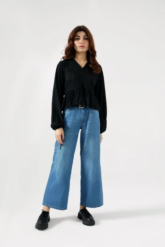 Score Big Savings Today!EMBROIDERED KNITTED BLOUSE
