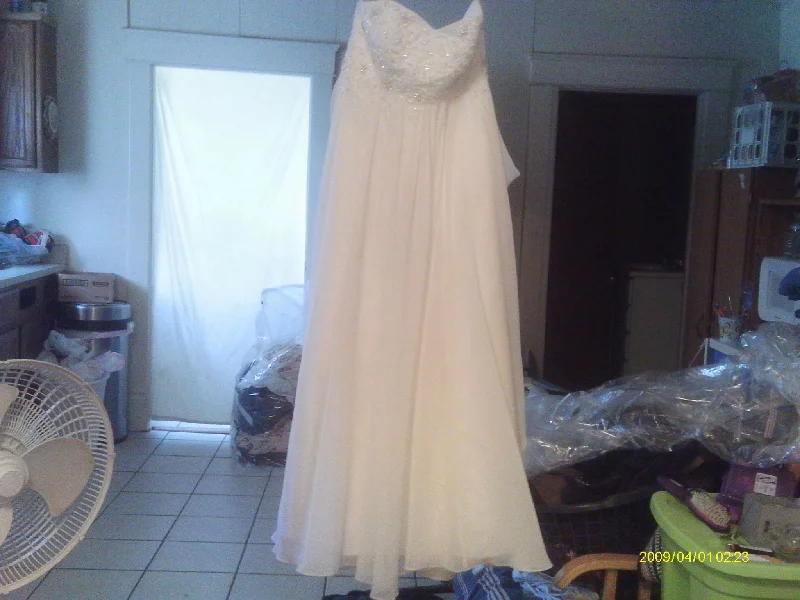 Flash Sale – Act Fast!David's Bridal David's Bridal Galina Size 6