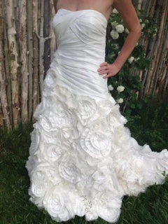 Your Chance to Save is Now!David's Bridal Galina Signature SV415