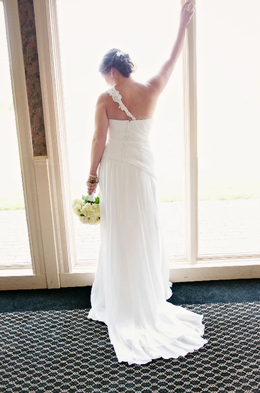 Massive Price Cuts!David's Bridal One Shoulder Chiffon Gown with Floral Appliques St