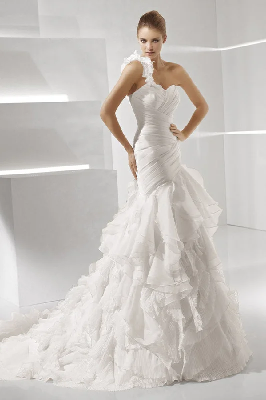 Massive Price Cuts!La Sposa Sala