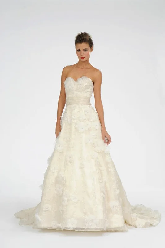 Act Fast – Limited Time Savings!Melissa Sweet Melissa Sweet Luciene Size 0