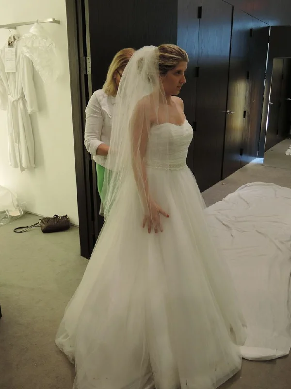 Time to Snag a Bargain!Monique Lhuillier bliss