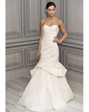 Get It Before It’s Gone!Monique Lhuillier Peony in Ivory