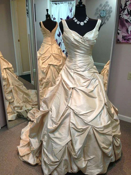Stock Up and Save!Other Ginza Collection Bridal Gown with train