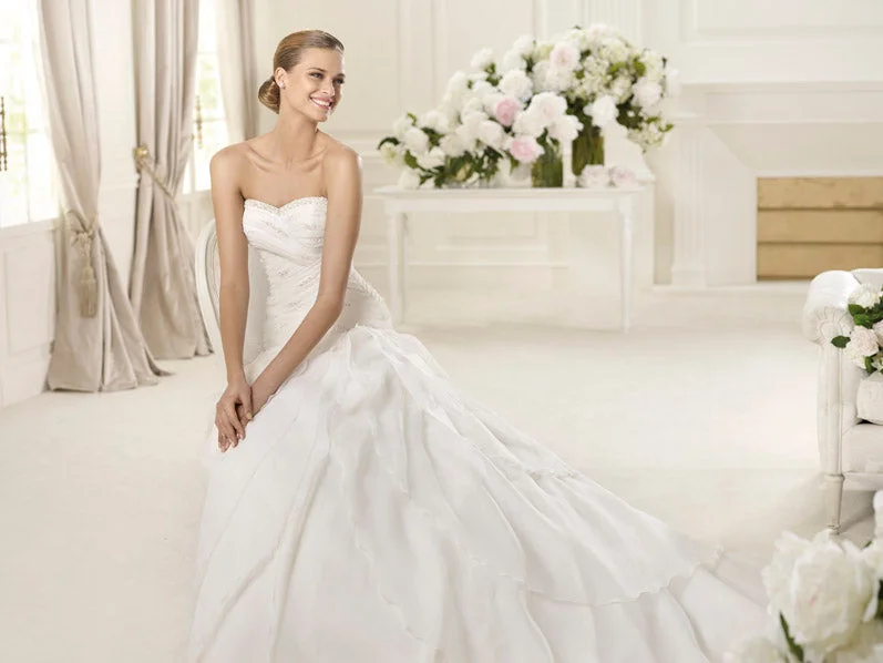 Your Favorite Items on Sale Now!Pronovias Diana