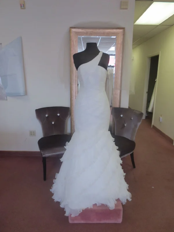Your Favorite Sale is Back!Pronovias Gaudi