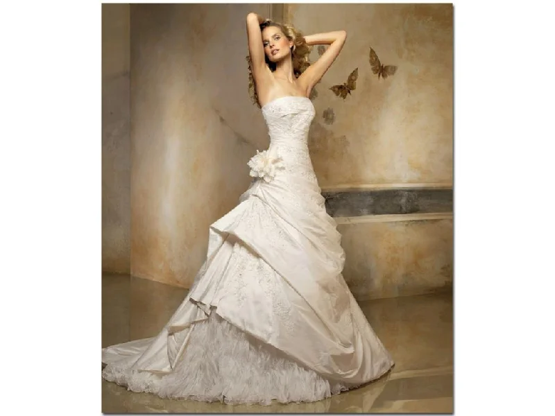 Score Big Savings Today!Pronovias Olga