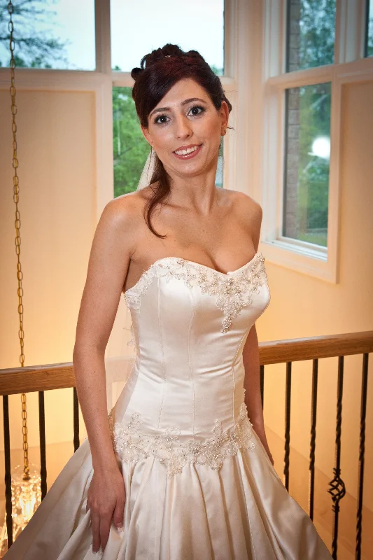 Incredible Savings Inside!Sophia Tolli Y2940