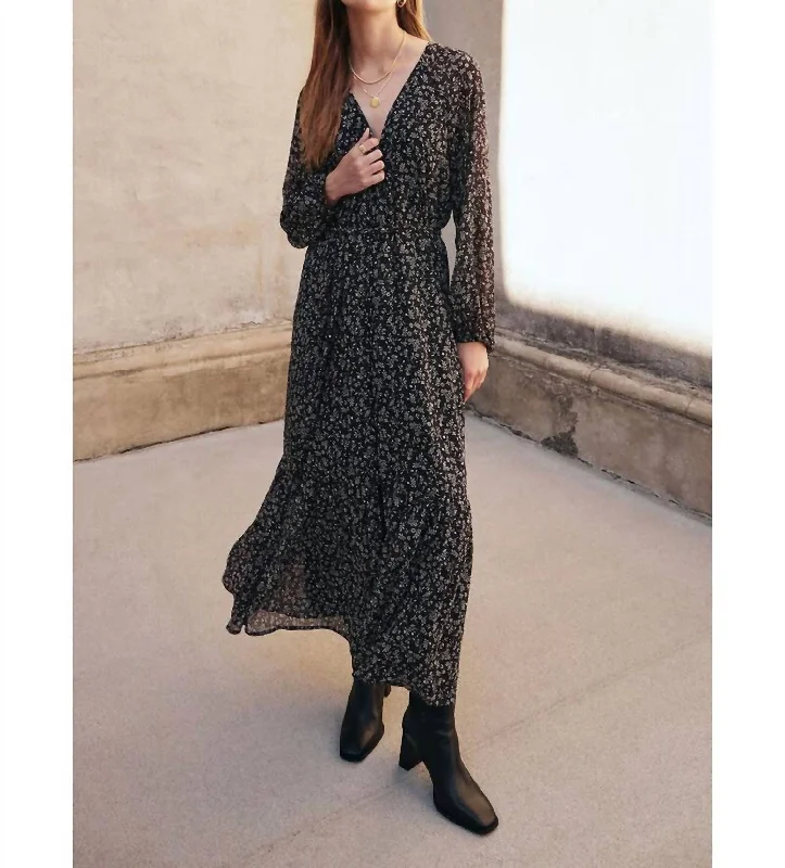 Hurry, Sale Ends Soon!Della Floral Midi Dress In Black
