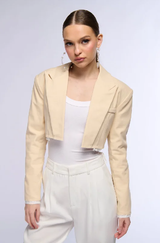 Exclusive Savings This Week!DRESSY CROPPED BLAZER