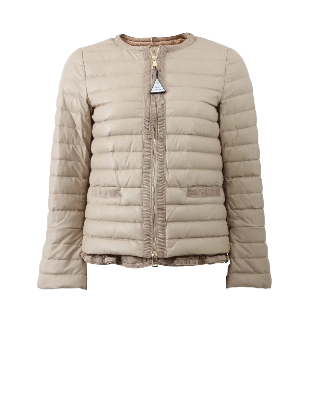 Grab Yours Before It’s Too Late!Ombrine Ruffle Hem Jacket