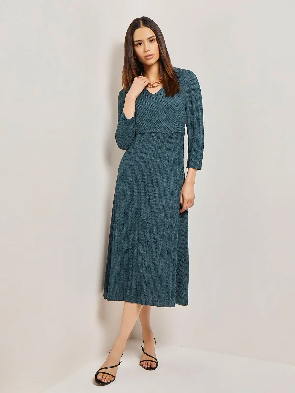 Special Discounts Inside!Textural Stripe Knit Midi Dress