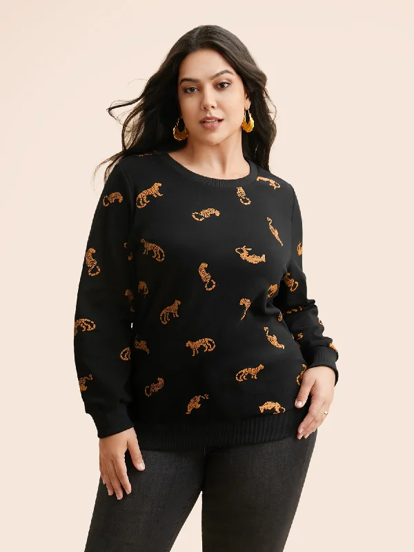 Get More for Less!Tiger Print Crew Neck Sweatshirt