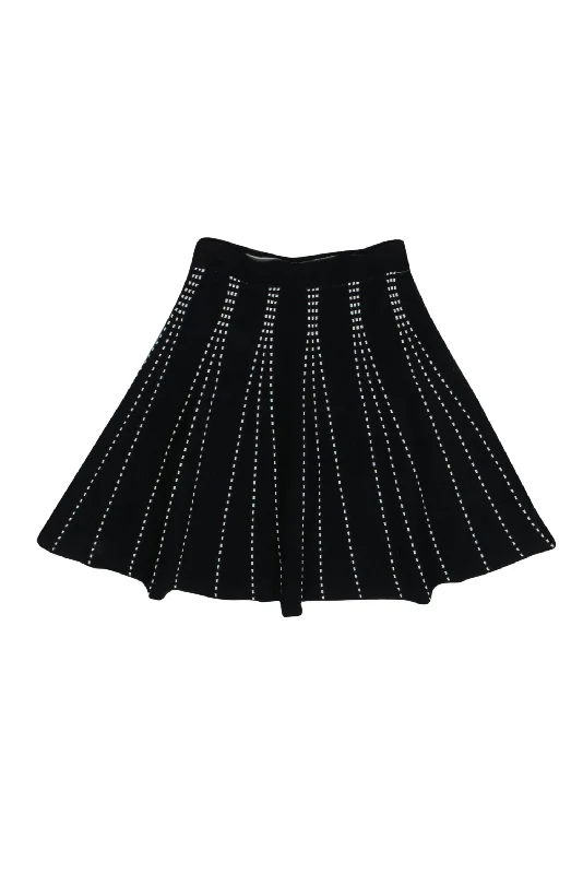 Hurry! While Supplies Last!Club Monaco - Black & White Knit "Plunetta" Circle Skirt Sz XS Hurry! While Supplies Last!Club Monaco - Black & White Knit "Plunetta" Circle Skirt Sz XS