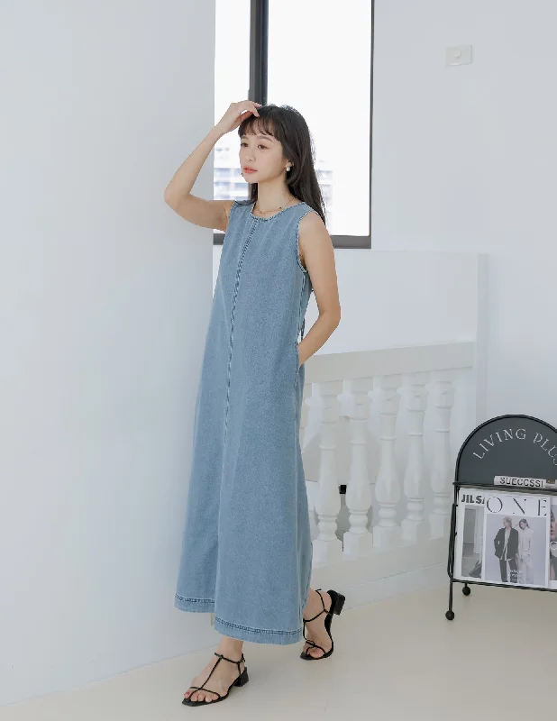 Exclusive Savings This Week!Janet Denim Dress in Light Wash