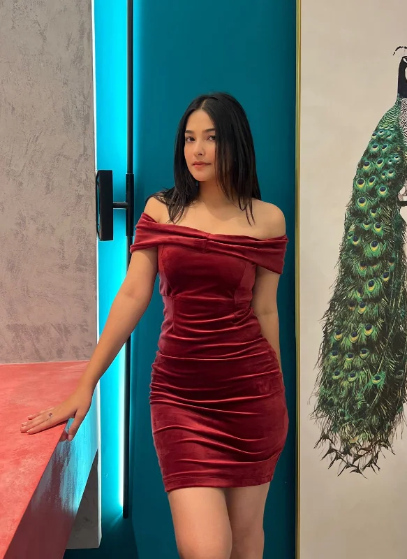 The Best Sale of the Year!Xavie- Off Shoulder Dress (Maroon)